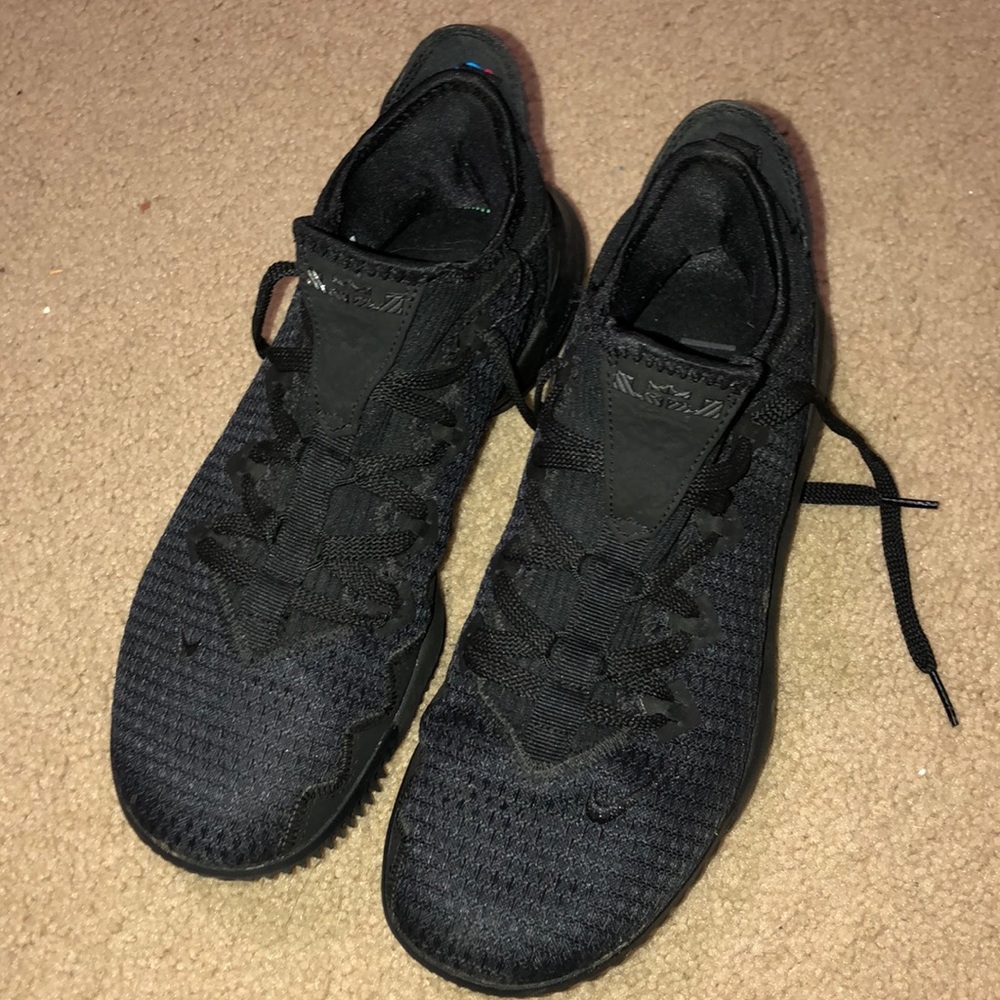 Lebrons basketball shoes